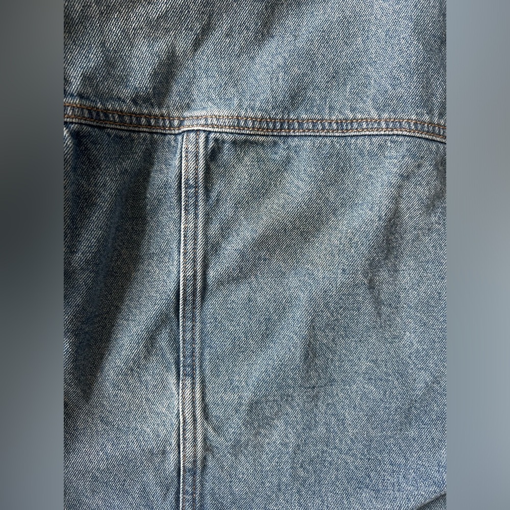 5/$25 Victoria’s Secret PINK distressed hem denim jean jacket size medium - Picture 10 of 12